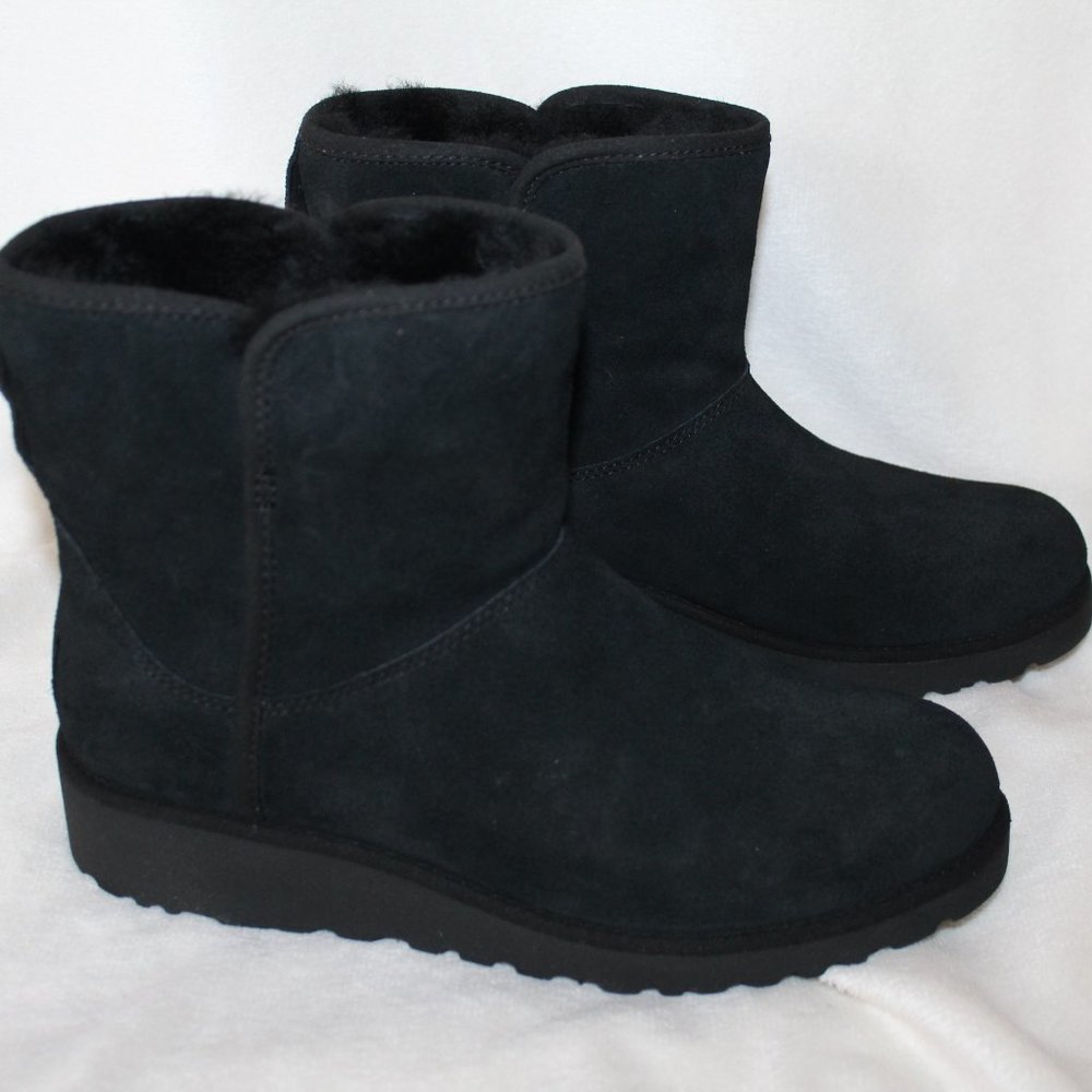 NIB UGG WOMEN'S KRISTIN SUEDE‎ AND SHEARLING SLIM STYLE MINI BOOTS BLACK 8.5